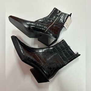 NWT Zara boots size 8